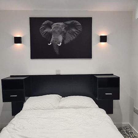 Home Away From Home! Yate Luaran gambar